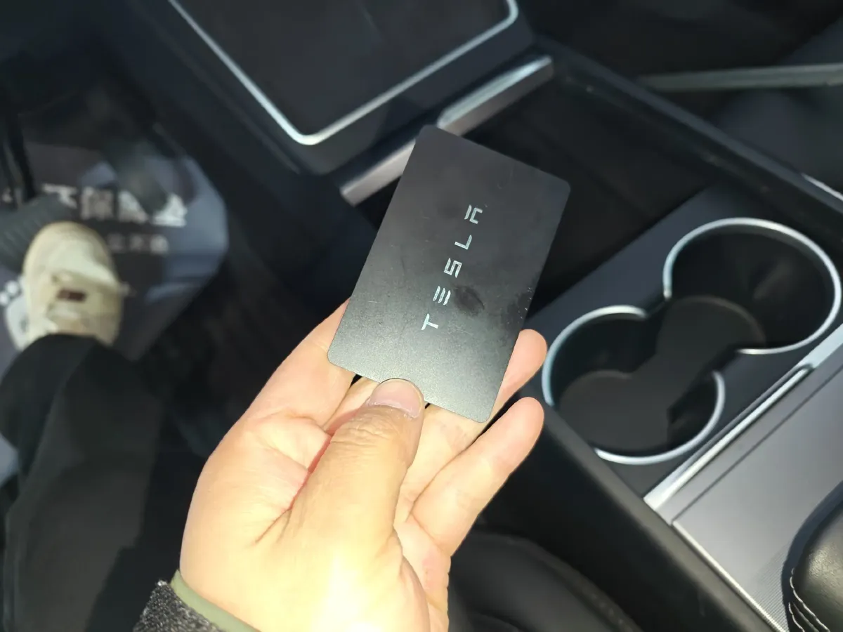 2025 Tesla Model Y BEV 62.5KWH,autocango,china used car exporter,china ev exporter,chinese used car exporter,chinese used ev exporter