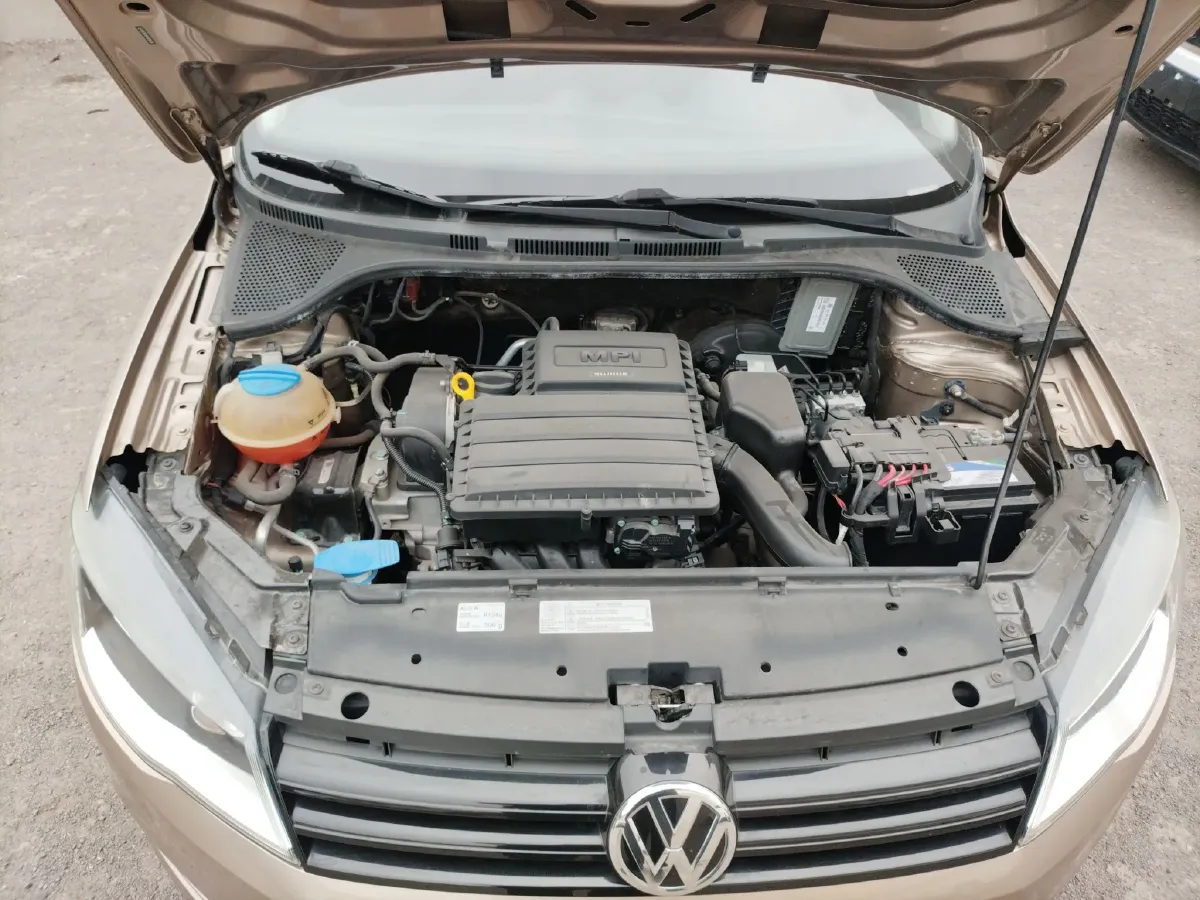 2015 Volkswagen Jetta 1.4L 90HP L4 5MT,autocango,china used car exporter,china ev exporter,chinese used car exporter,chinese used ev exporter