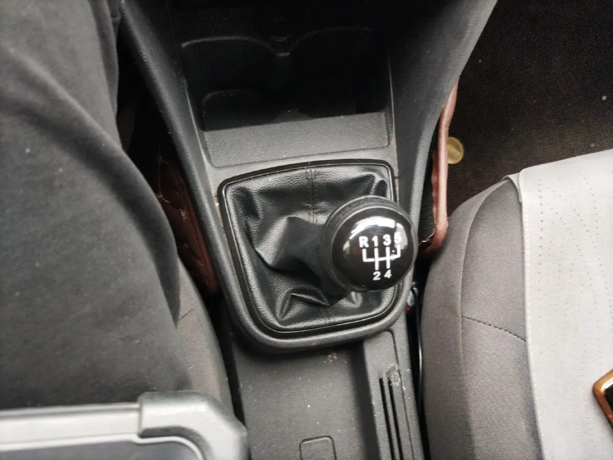 2015 Volkswagen Jetta 1.4L 90HP L4 5MT,autocango,china used car exporter,china ev exporter,chinese used car exporter,chinese used ev exporter