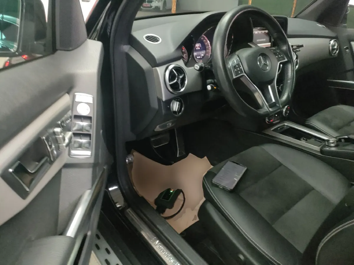 2015 Mercedes-Benz GLK Class 3.0L 245HP V6 7AT,autocango,china used car exporter,china ev exporter,chinese used car exporter,chinese used ev exporter