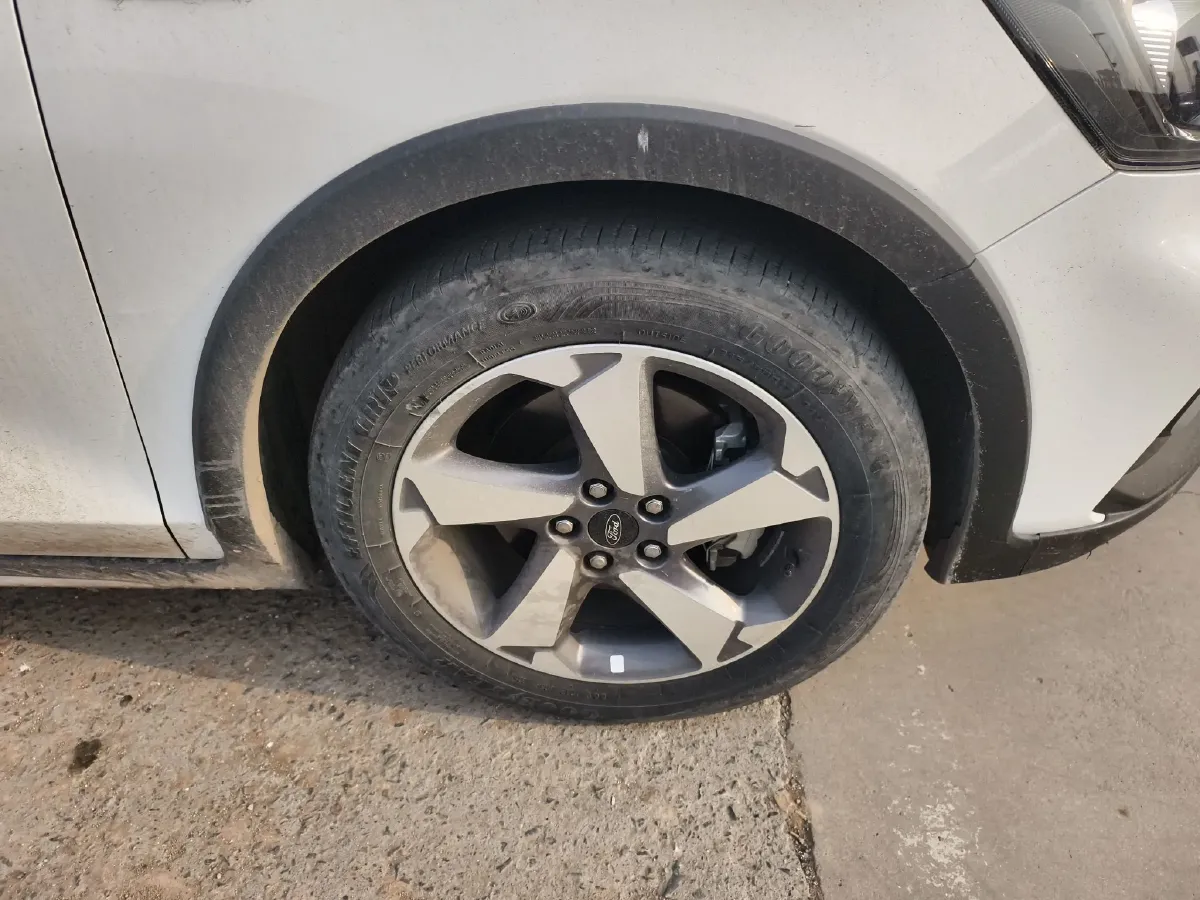 2020 Ford Focus Active 1.5T 174HP L3 8AT,autocango,china used car exporter,china ev exporter,chinese used car exporter,chinese used ev exporter