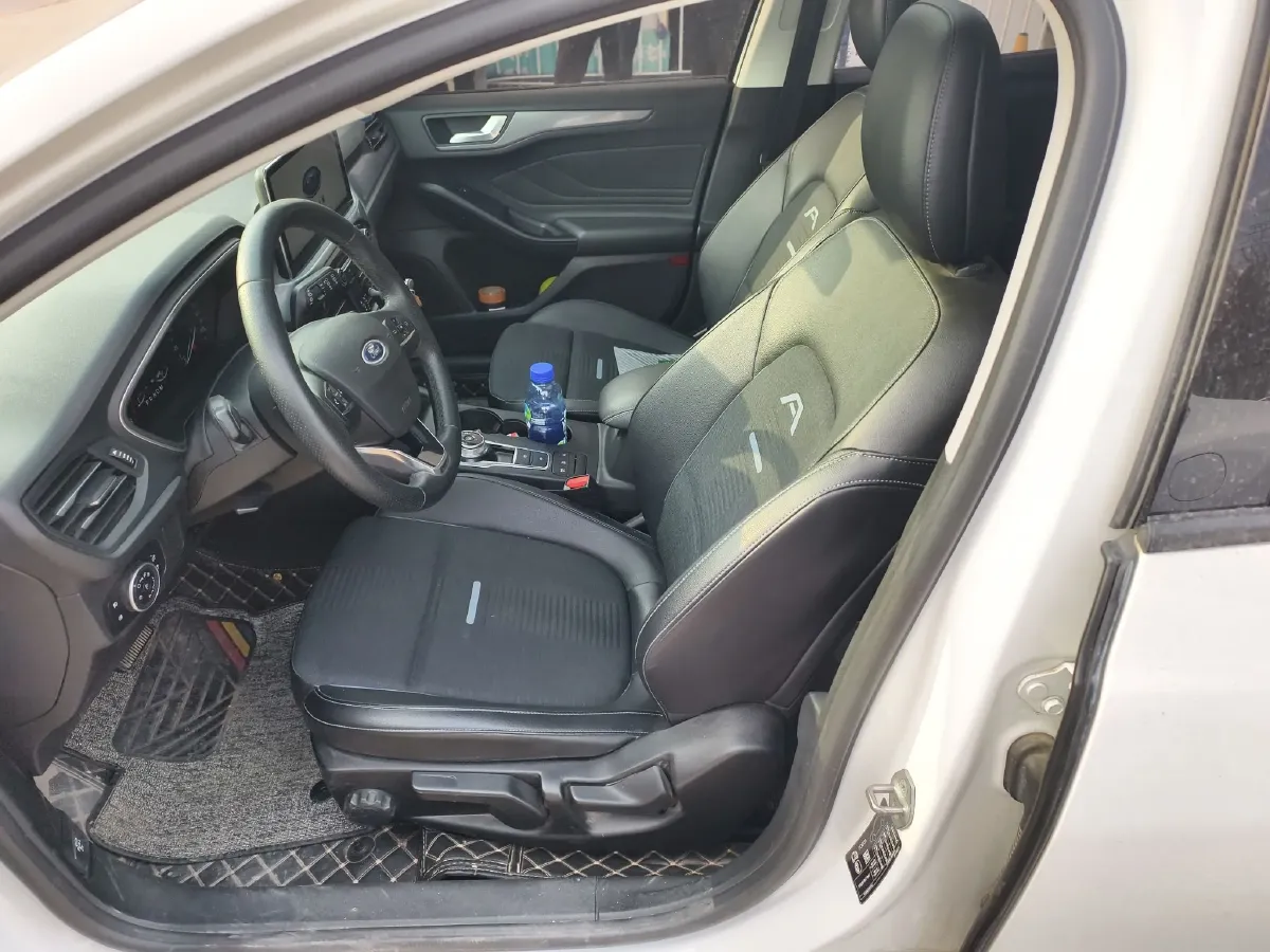 2020 Ford Focus Active 1.5T 174HP L3 8AT,autocango,china used car exporter,china ev exporter,chinese used car exporter,chinese used ev exporter
