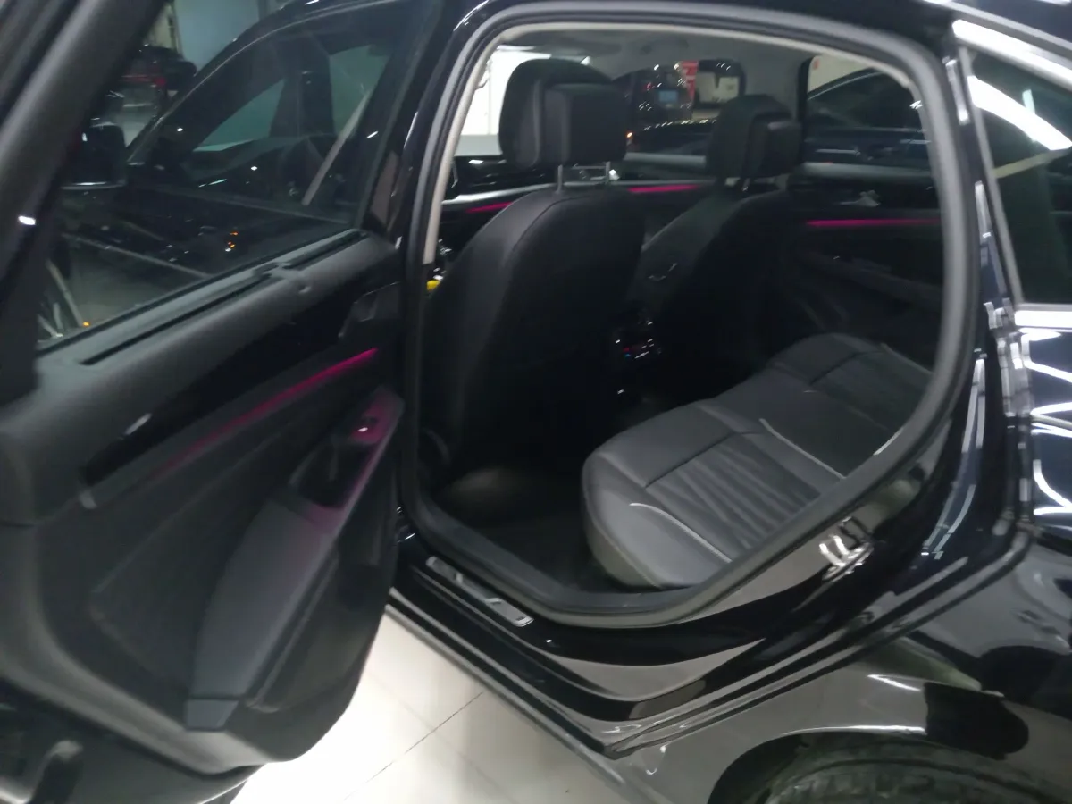 2022 Toyota Avalon 2.5L 209HP L4 8AT,autocango,china used car exporter,china ev exporter,chinese used car exporter,chinese used ev exporter