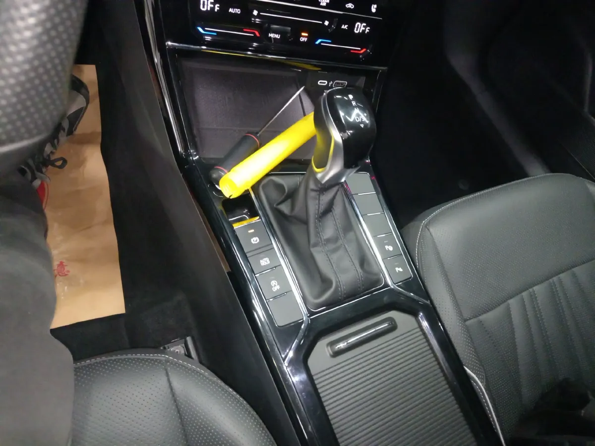 2022 Toyota Avalon 2.5L 209HP L4 8AT,autocango,china used car exporter,china ev exporter,chinese used car exporter,chinese used ev exporter