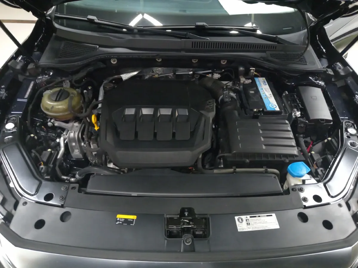 2022 Toyota Avalon 2.5L 209HP L4 8AT,autocango,china used car exporter,china ev exporter,chinese used car exporter,chinese used ev exporter