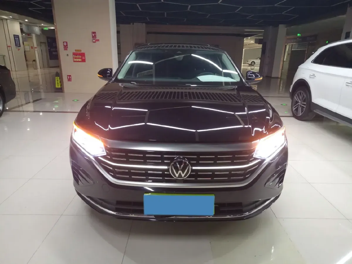 2022 Toyota Avalon 2.5L 209HP L4 8AT,autocango,china used car exporter,china ev exporter,chinese used car exporter,chinese used ev exporter