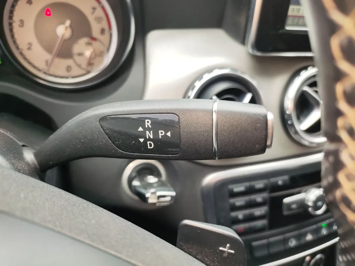 2015 Mercedes-Benz GLA Class 1.6T 156HP L4 7DCT,autocango,china used car exporter,china ev exporter,chinese used car exporter,chinese used ev exporter