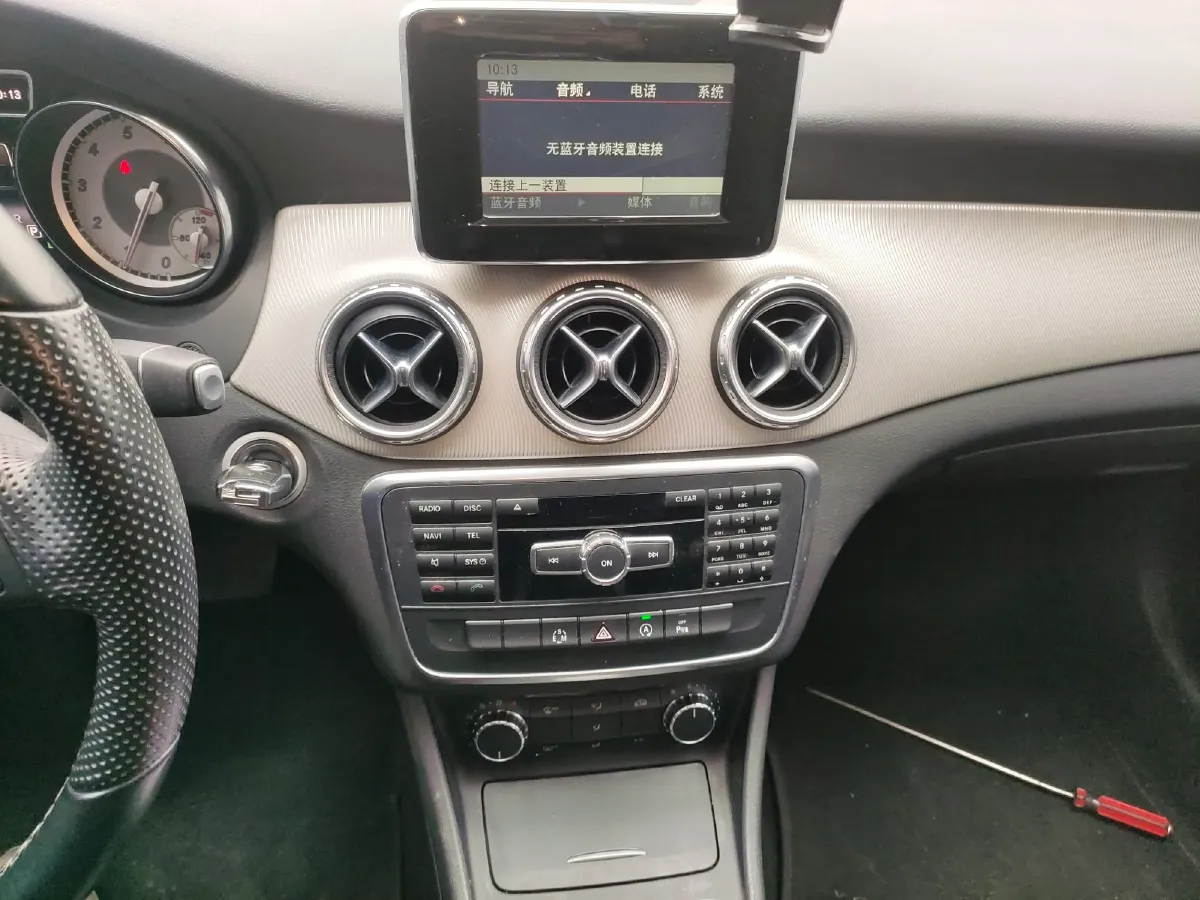 2015 Mercedes-Benz GLA Class 1.6T 156HP L4 7DCT,autocango,china used car exporter,china ev exporter,chinese used car exporter,chinese used ev exporter