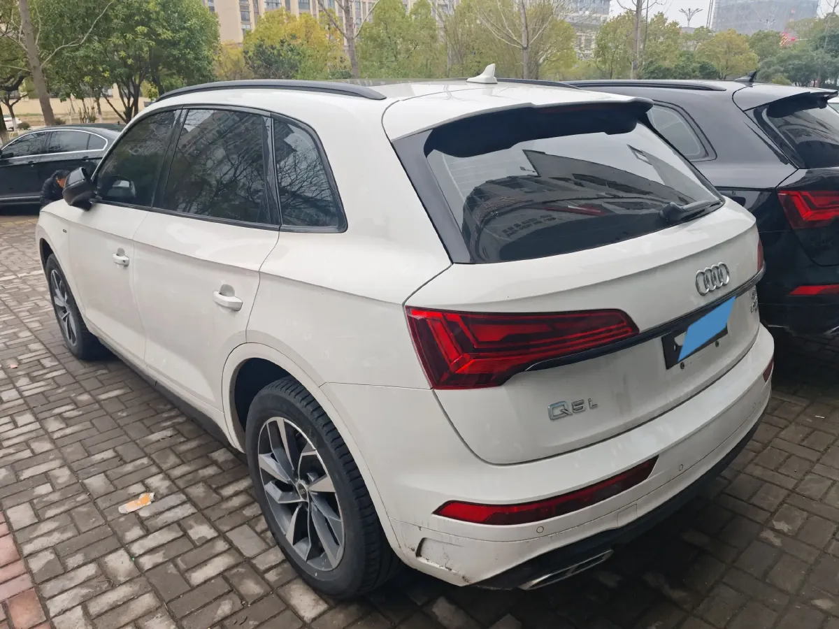 2022 Audi Q5L 2.0T 190HP L4 7DCT,autocango,china used car exporter,china ev exporter,chinese used car exporter,chinese used ev exporter