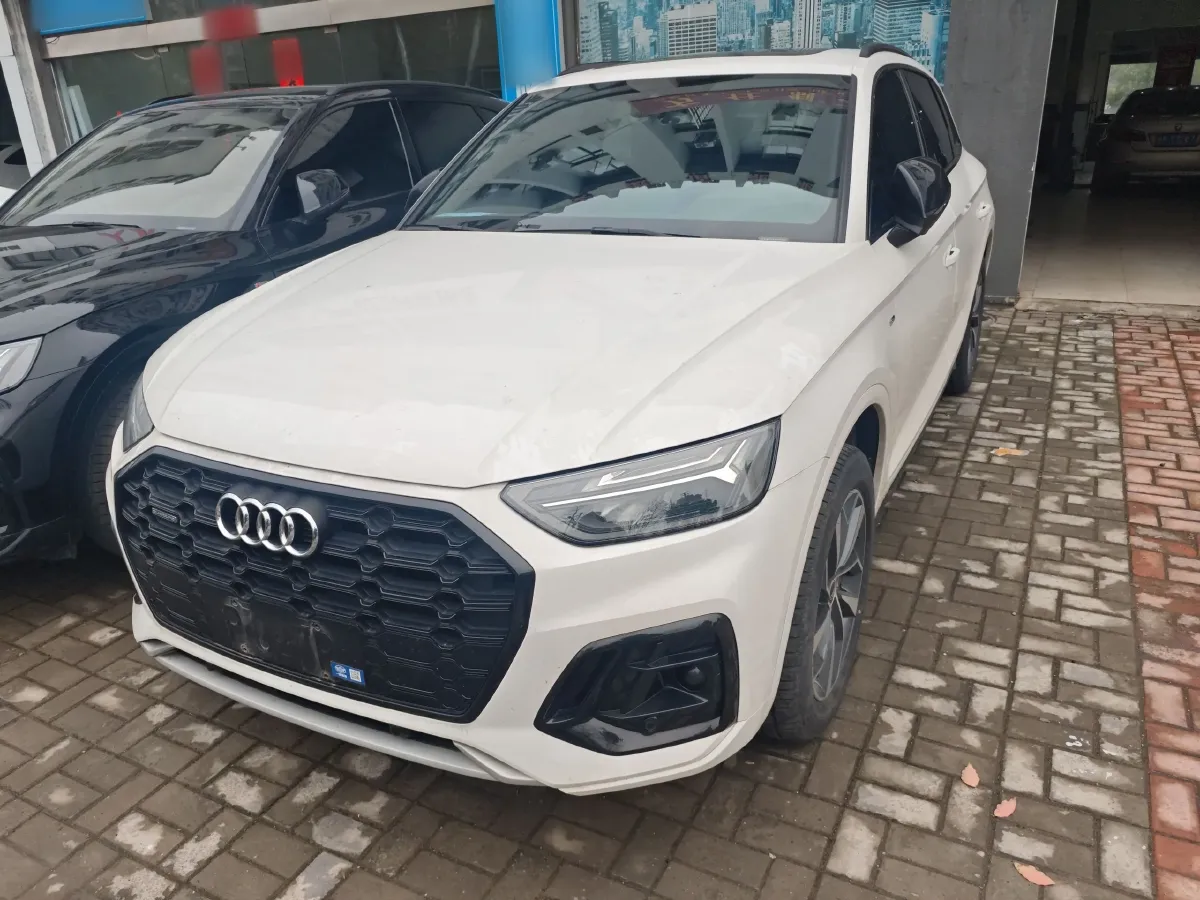 2022 Audi Q5L 2.0T 190HP L4 7DCT,autocango,china used car exporter,china ev exporter,chinese used car exporter,chinese used ev exporter