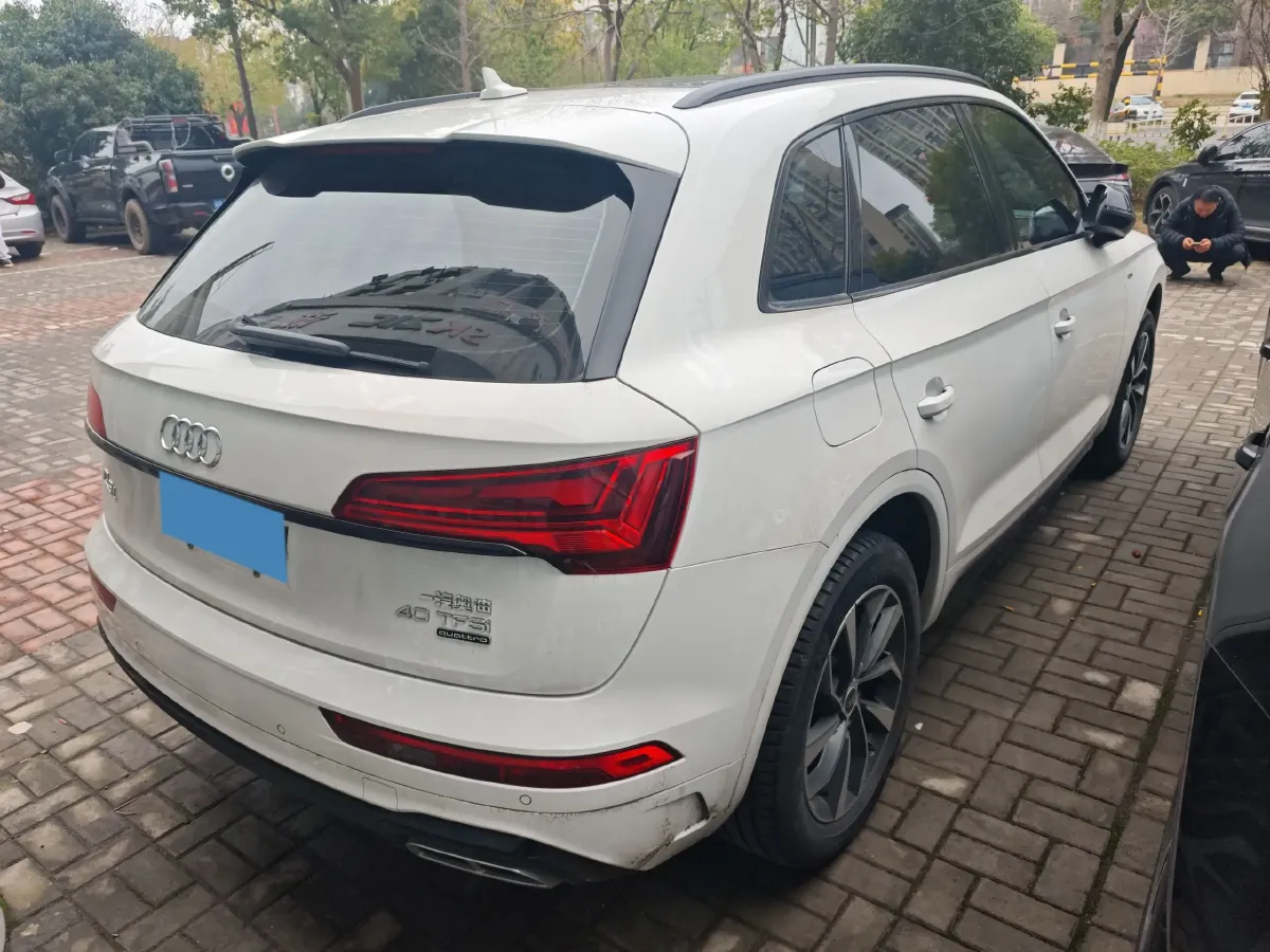 2022 Audi Q5L 2.0T 190HP L4 7DCT,autocango,china used car exporter,china ev exporter,chinese used car exporter,chinese used ev exporter