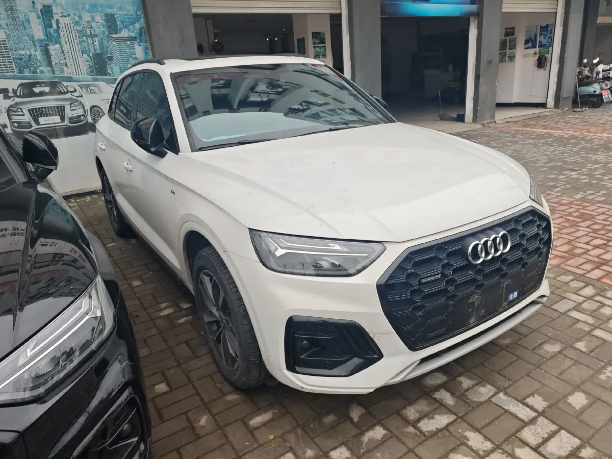 2022 Audi Q5L 2.0T 190HP L4 7DCT,autocango,china used car exporter,china ev exporter,chinese used car exporter,chinese used ev exporter