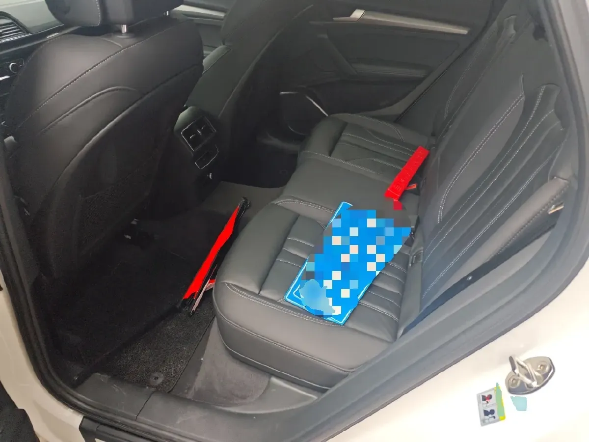 2022 Audi Q5L 2.0T 190HP L4 7DCT,autocango,china used car exporter,china ev exporter,chinese used car exporter,chinese used ev exporter