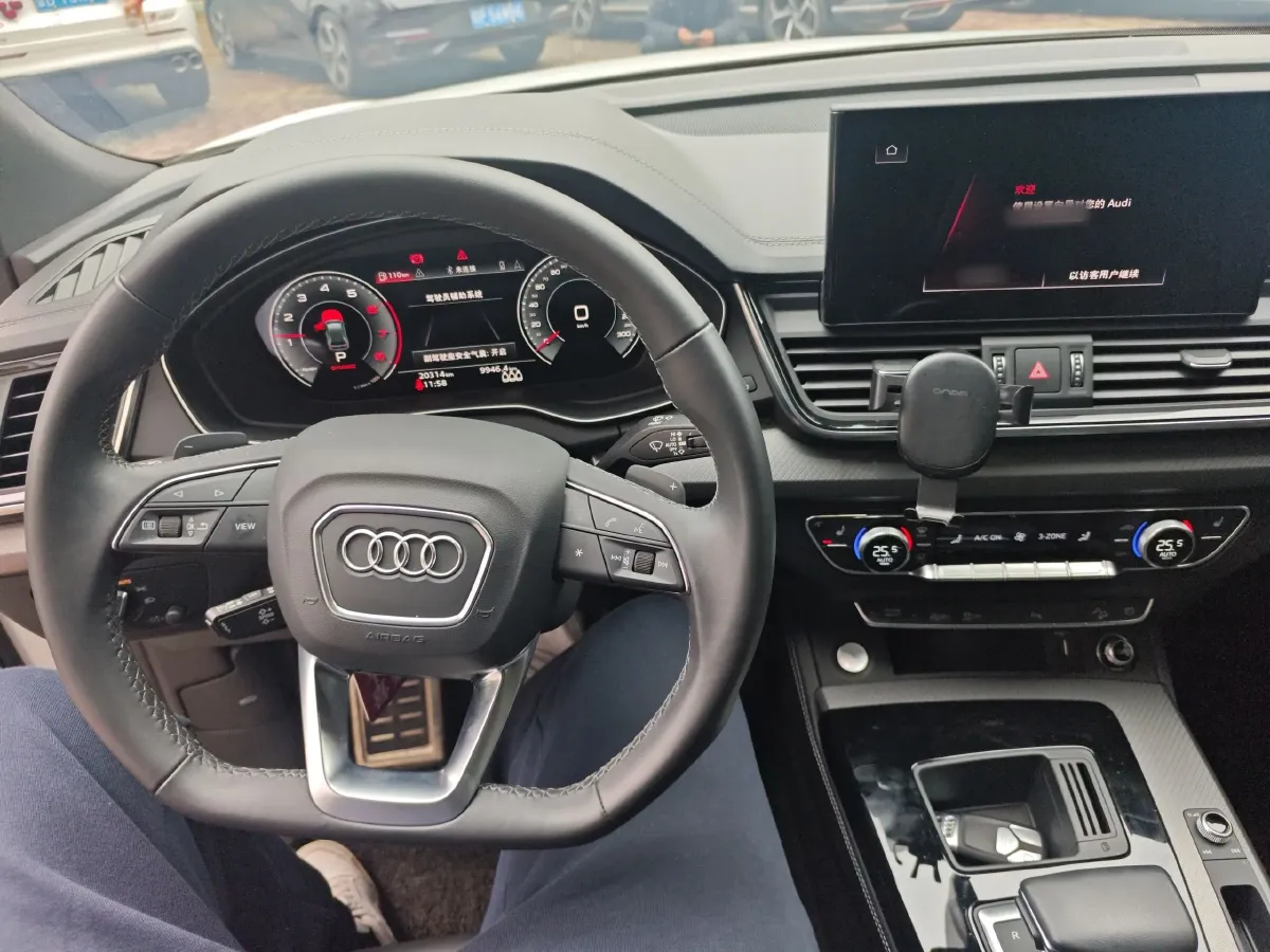 2022 Audi Q5L 2.0T 190HP L4 7DCT,autocango,china used car exporter,china ev exporter,chinese used car exporter,chinese used ev exporter