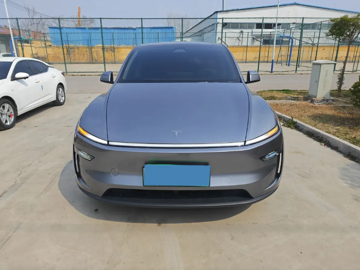 2025 Tesla Model Y BEV 62.5KWH,autocango,china used car exporter,china ev exporter,chinese used car exporter,chinese used ev exporter