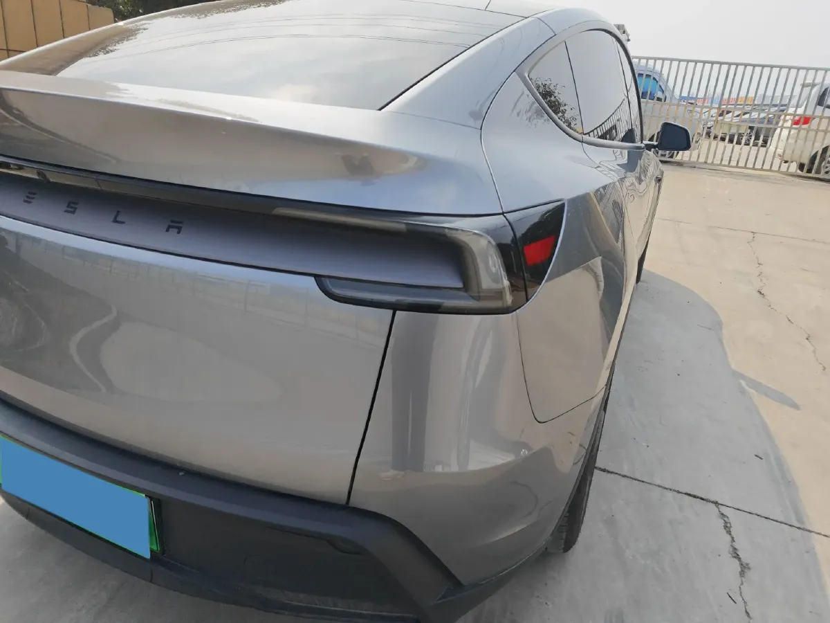 2025 Tesla Model Y BEV 62.5KWH,autocango,china used car exporter,china ev exporter,chinese used car exporter,chinese used ev exporter