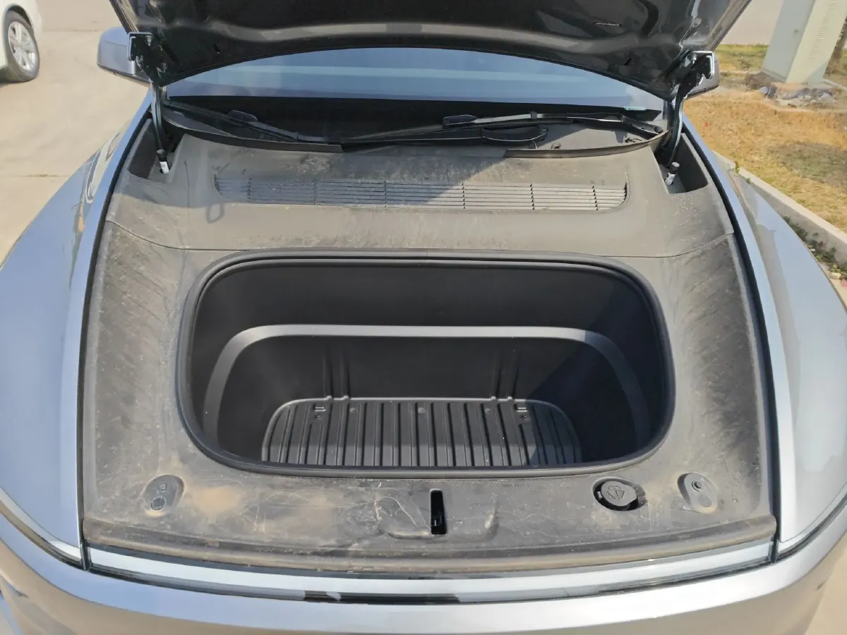 2025 Tesla Model Y BEV 62.5KWH,autocango,china used car exporter,china ev exporter,chinese used car exporter,chinese used ev exporter