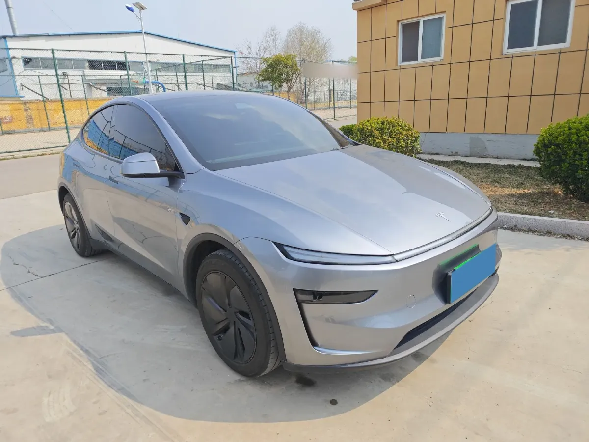 2025 Tesla Model Y BEV 62.5KWH,autocango,china used car exporter,china ev exporter,chinese used car exporter,chinese used ev exporter