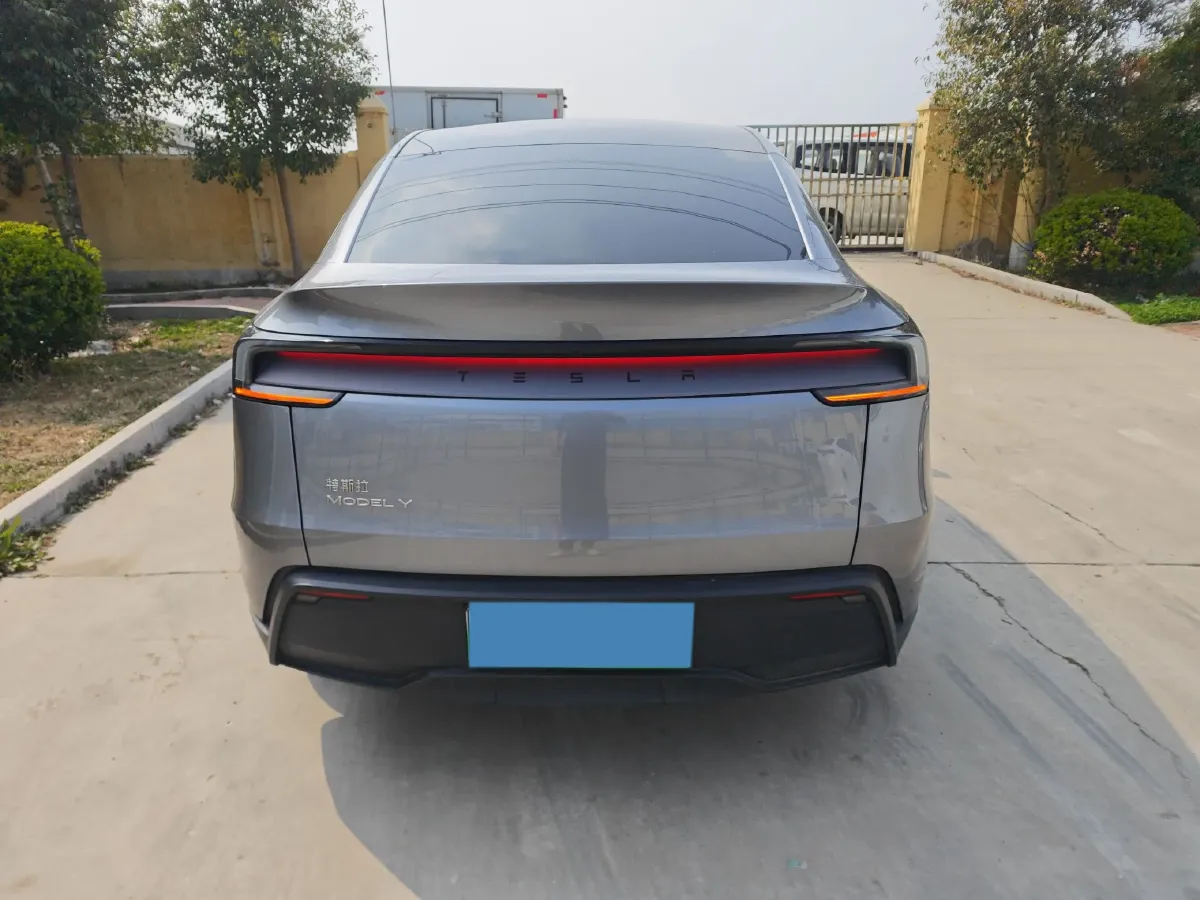 2025 Tesla Model Y BEV 62.5KWH,autocango,china used car exporter,china ev exporter,chinese used car exporter,chinese used ev exporter