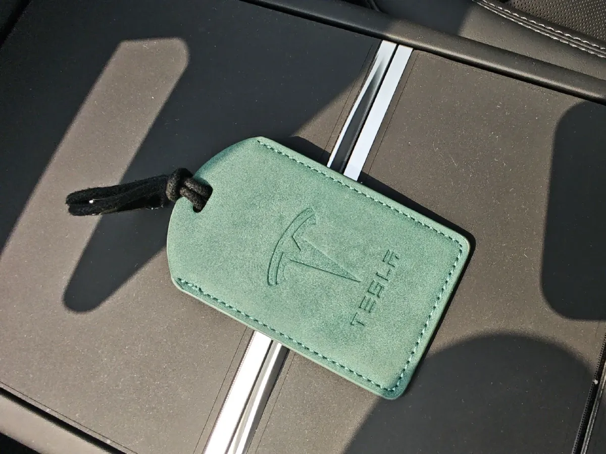 2025 Tesla Model Y BEV 62.5KWH,autocango,china used car exporter,china ev exporter,chinese used car exporter,chinese used ev exporter