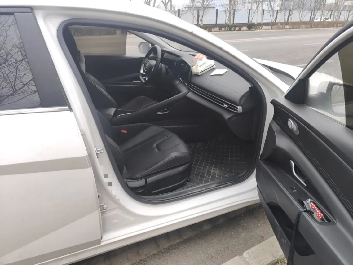 2022 Toyota Corolla 1.2T 116HP L4 CVT,autocango,china used car exporter,china ev exporter,chinese used car exporter,chinese used ev exporter