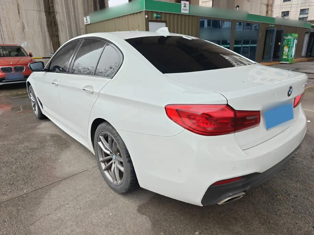 2018 BMW 5 Series 2.0T 184HP L4 8AT,autocango,china used car exporter,china ev exporter,chinese used car exporter,chinese used ev exporter