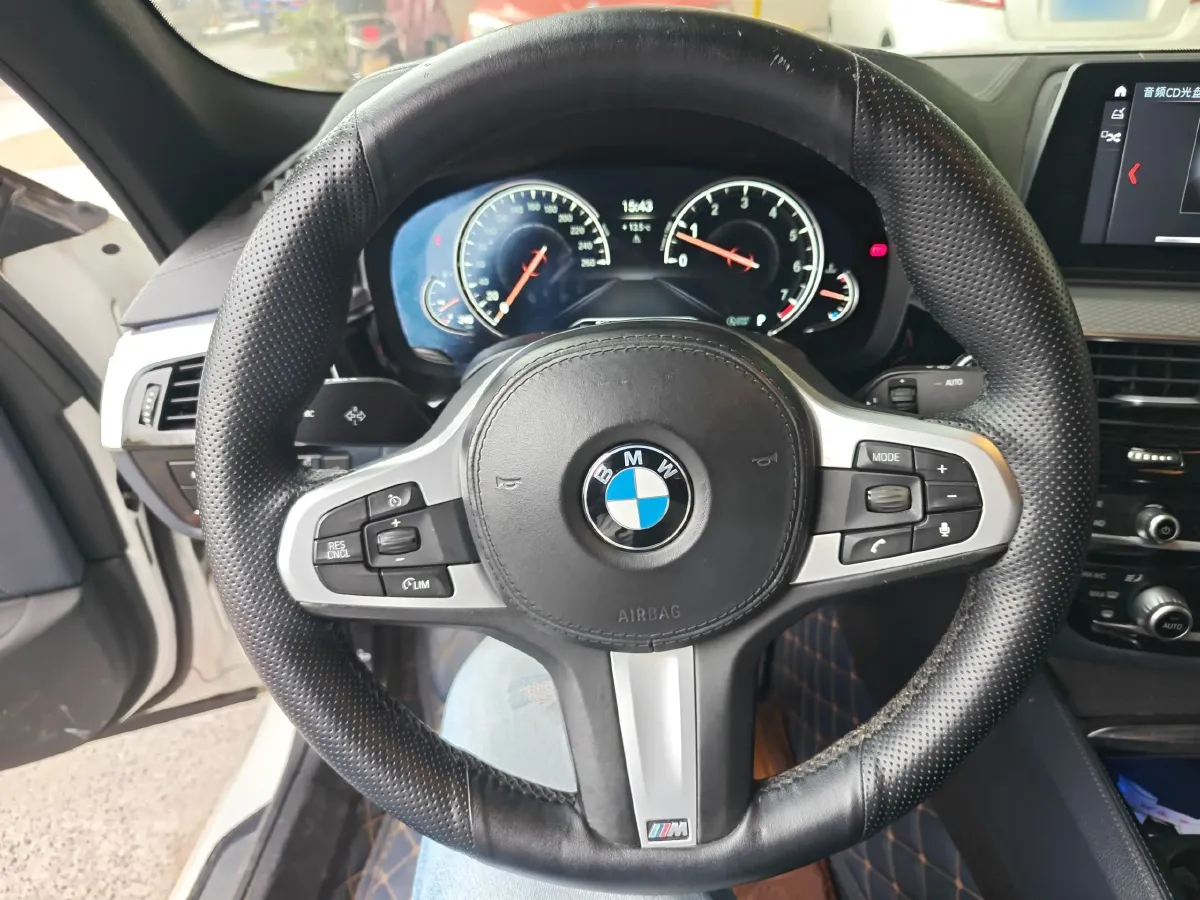 2018 BMW 5 Series 2.0T 184HP L4 8AT,autocango,china used car exporter,china ev exporter,chinese used car exporter,chinese used ev exporter