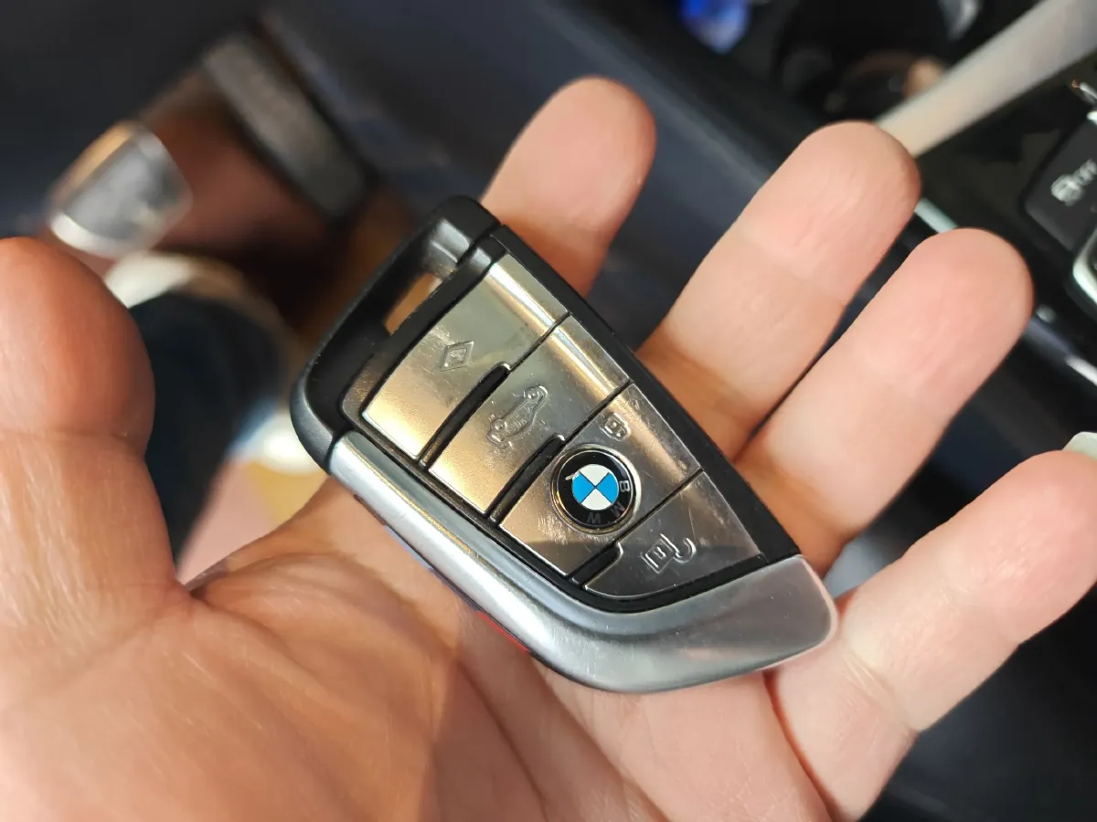 2018 BMW 5 Series 2.0T 184HP L4 8AT,autocango,china used car exporter,china ev exporter,chinese used car exporter,chinese used ev exporter