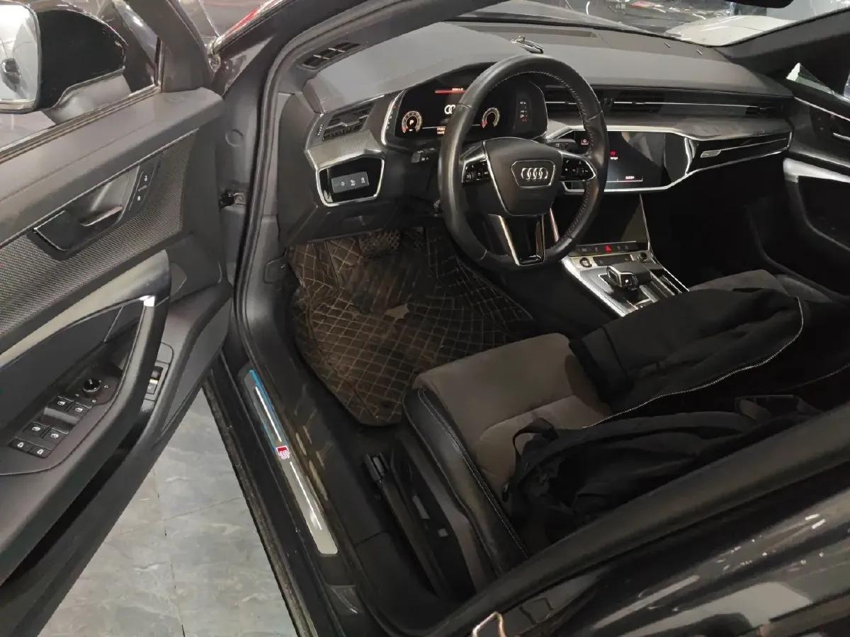 2021 Audi A6L 2.0T 190HP L4 7DCT,autocango,china used car exporter,china ev exporter,chinese used car exporter,chinese used ev exporter