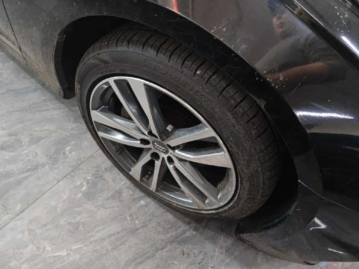 2021 Audi A6L 2.0T 190HP L4 7DCT,autocango,china used car exporter,china ev exporter,chinese used car exporter,chinese used ev exporter