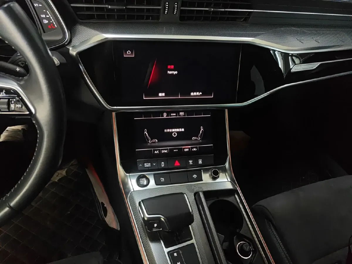 2021 Audi A6L 2.0T 190HP L4 7DCT,autocango,china used car exporter,china ev exporter,chinese used car exporter,chinese used ev exporter