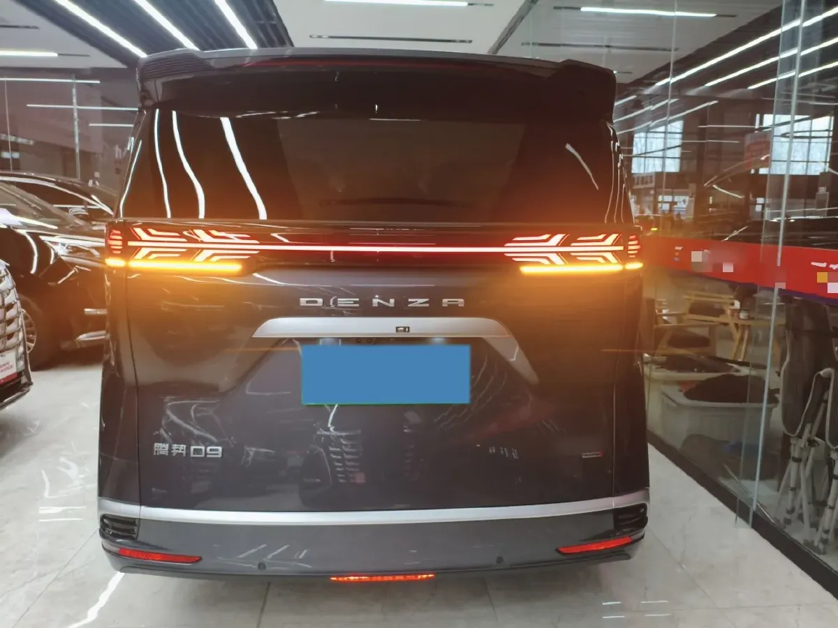 2025 Denza D9 1.5T 156HP L4 E-CVT PHEV 40KWH,autocango,china used car exporter,china ev exporter,chinese used car exporter,chinese used ev exporter