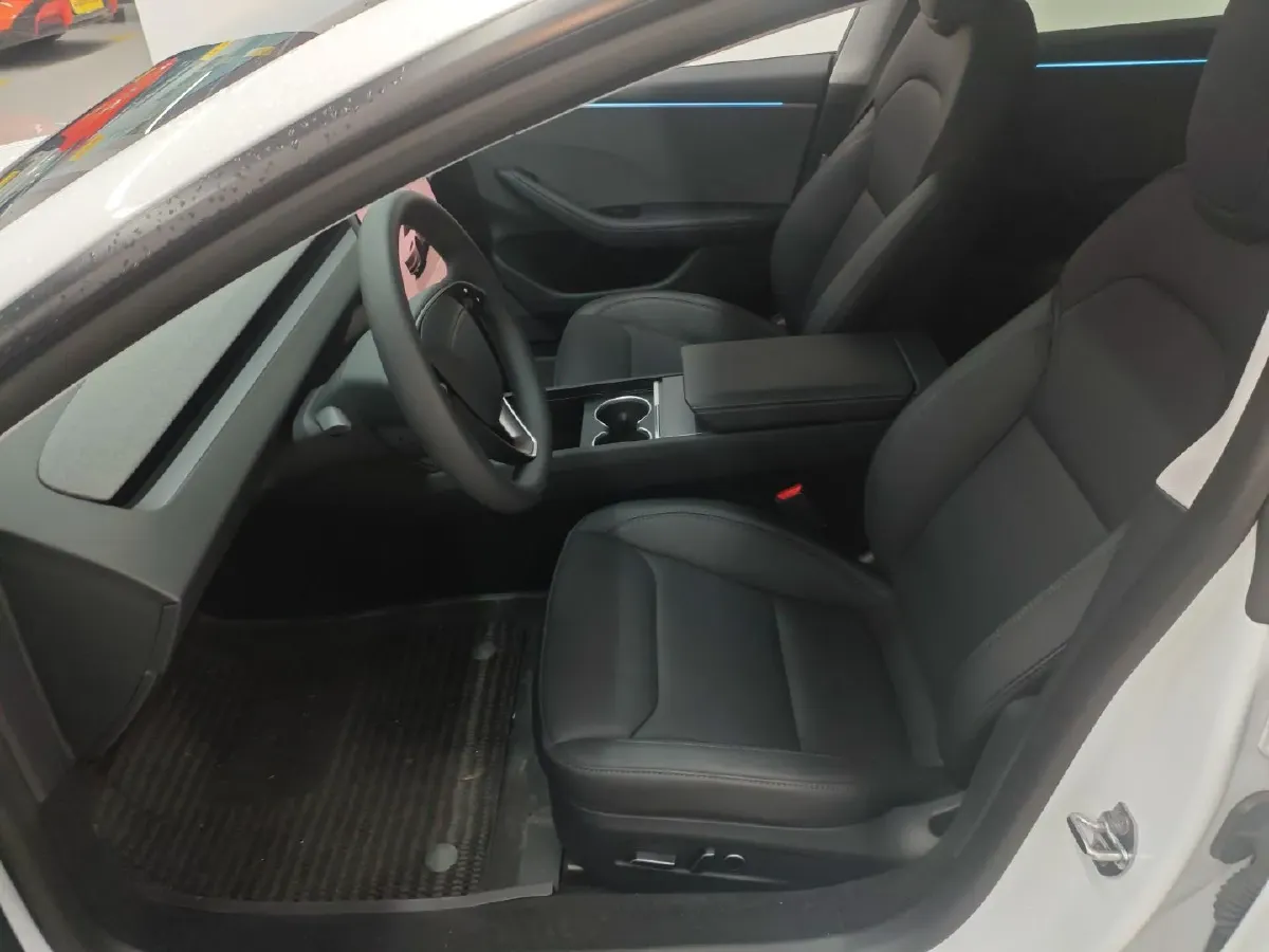 2025 Tesla Model 3 BEV 62.5KWH,autocango,china used car exporter,china ev exporter,chinese used car exporter,chinese used ev exporter