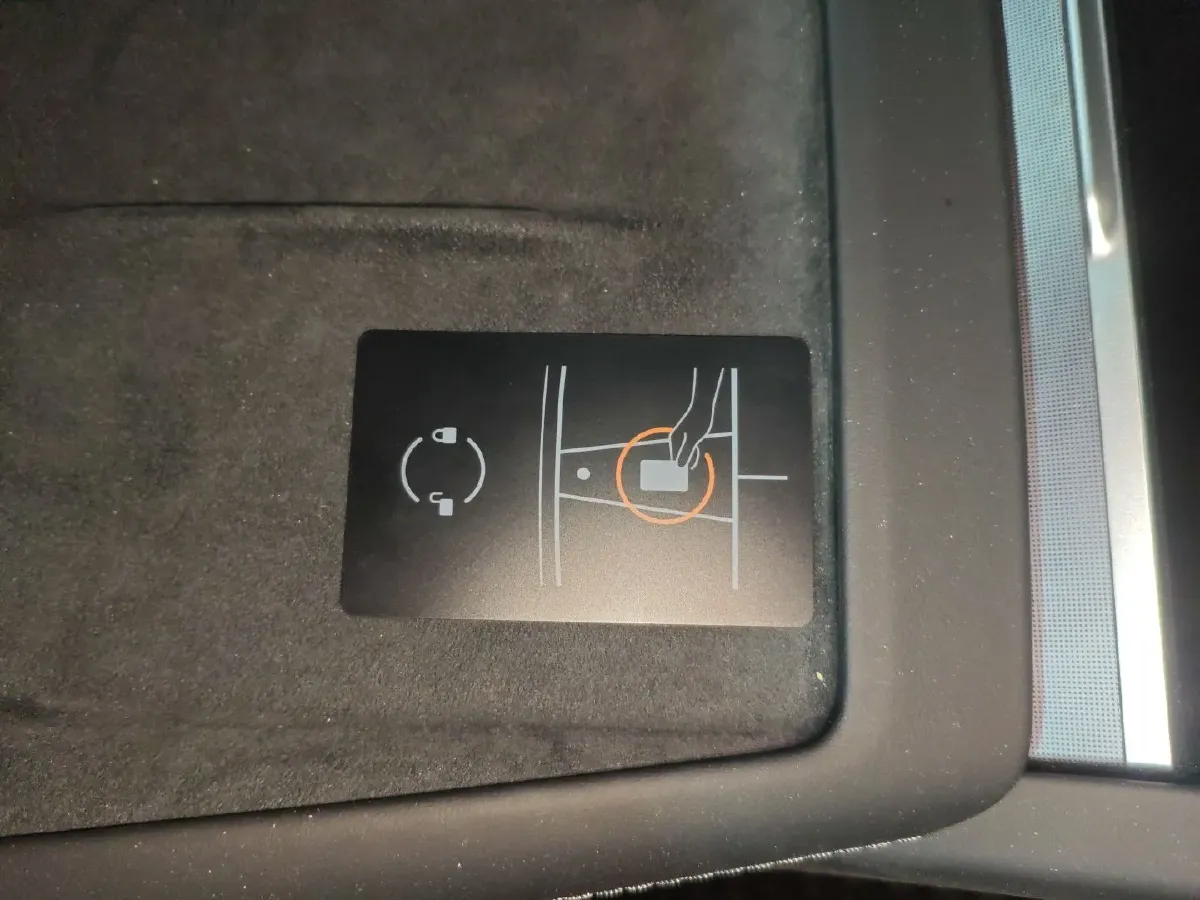 2025 Tesla Model 3 BEV 62.5KWH,autocango,china used car exporter,china ev exporter,chinese used car exporter,chinese used ev exporter