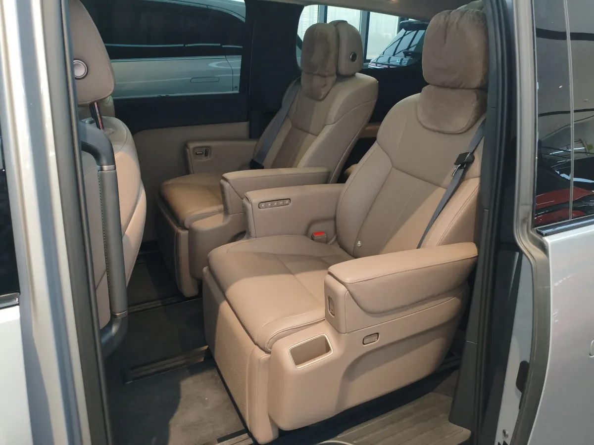 2025 Li MEGA BEV,autocango,china used car exporter,china ev exporter,chinese used car exporter,chinese used ev exporter