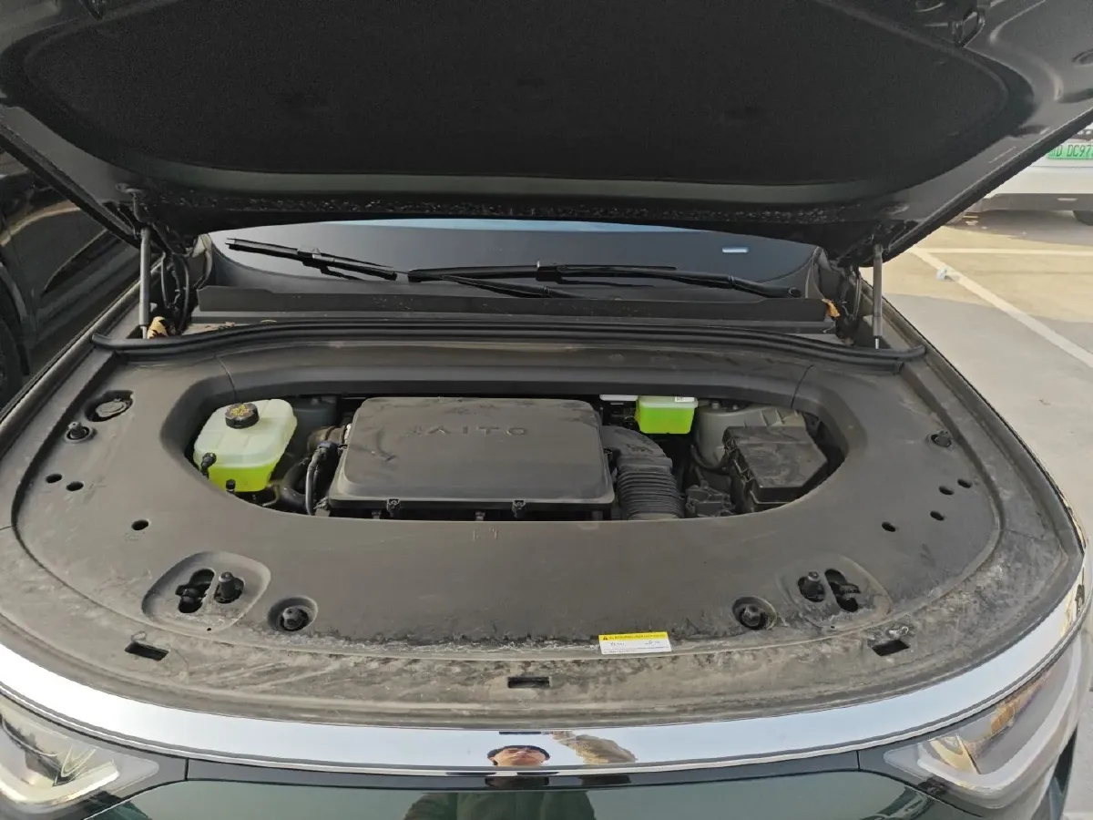 2025 AITO AITO M8 REEV 160HP REEV 53.4KWH,autocango,china used car exporter,china ev exporter,chinese used car exporter,chinese used ev exporter