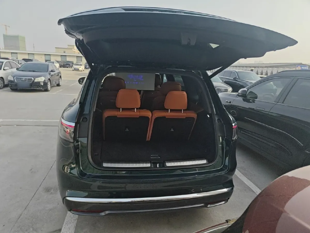 2025 AITO AITO M8 REEV 160HP REEV 53.4KWH,autocango,china used car exporter,china ev exporter,chinese used car exporter,chinese used ev exporter