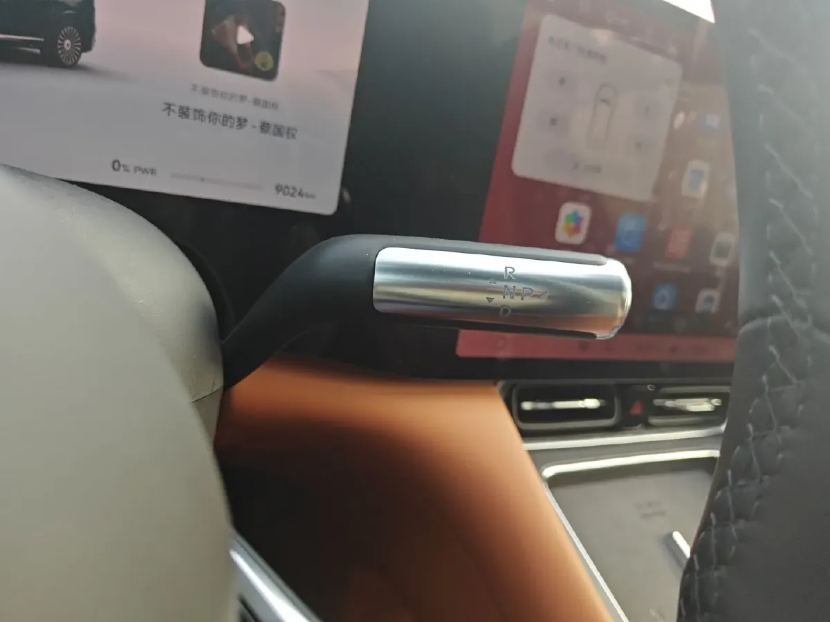 2025 AITO AITO M8 REEV 160HP REEV 53.4KWH,autocango,china used car exporter,china ev exporter,chinese used car exporter,chinese used ev exporter