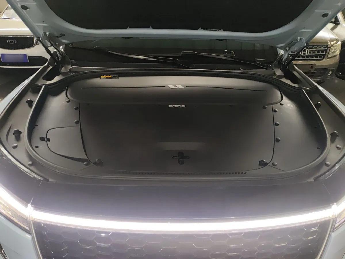 2021 Li ONE Range Extended 131HP REEV 40.5KWH,autocango,china used car exporter,china ev exporter,chinese used car exporter,chinese used ev exporter