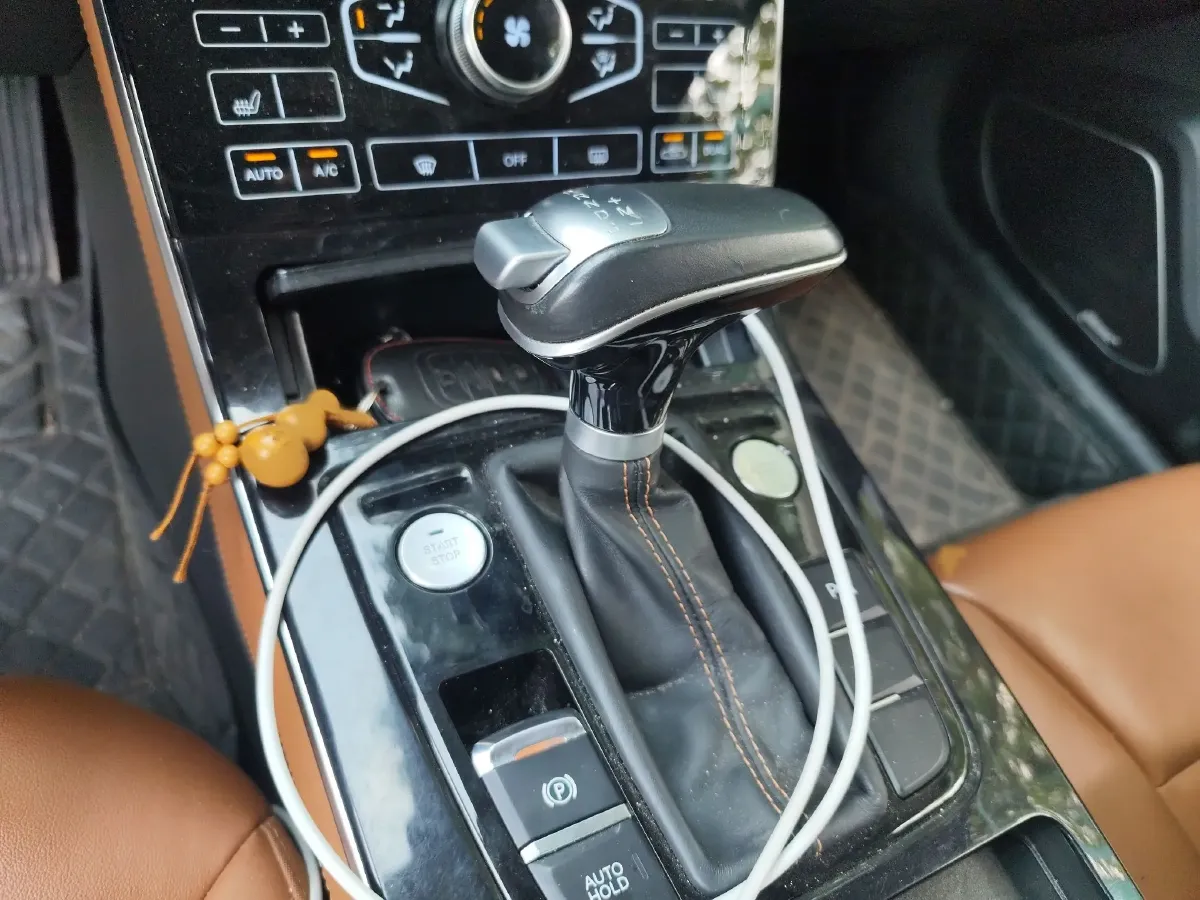 2019 HongQi H5 1.8T 180HP L4 6AT,autocango,china used car exporter,china ev exporter,chinese used car exporter,chinese used ev exporter