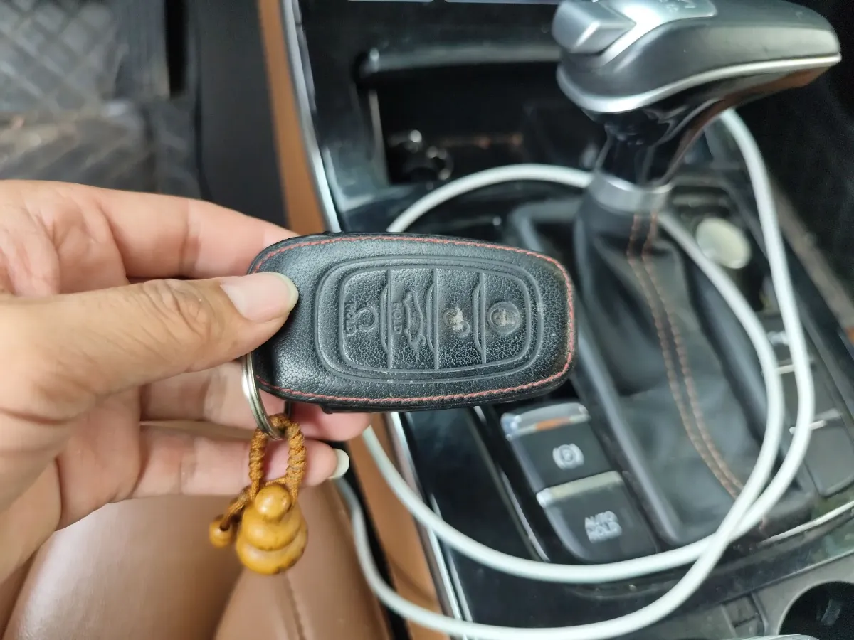 2019 HongQi H5 1.8T 180HP L4 6AT,autocango,china used car exporter,china ev exporter,chinese used car exporter,chinese used ev exporter