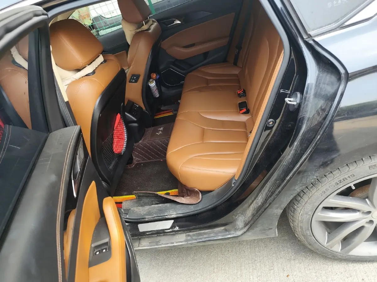 2019 HongQi H5 1.8T 180HP L4 6AT,autocango,china used car exporter,china ev exporter,chinese used car exporter,chinese used ev exporter