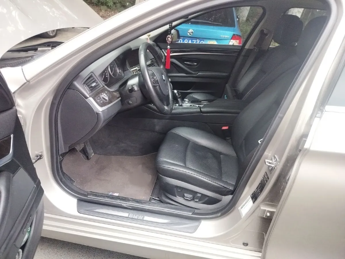 2012 BMW 5 Series 2.5L 204HP L6 8AT,autocango,china used car exporter,china ev exporter,chinese used car exporter,chinese used ev exporter