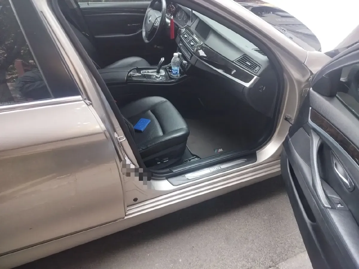 2012 BMW 5 Series 2.5L 204HP L6 8AT,autocango,china used car exporter,china ev exporter,chinese used car exporter,chinese used ev exporter