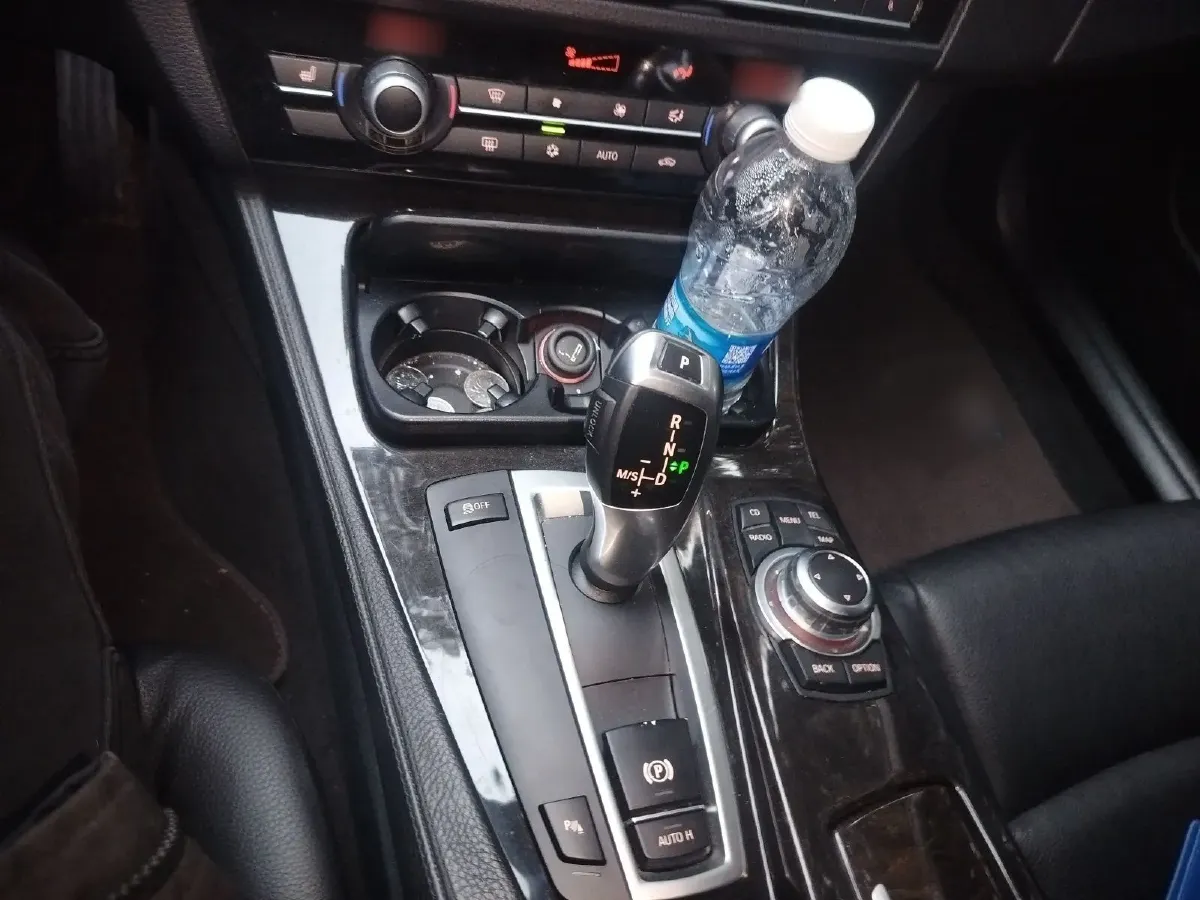 2012 BMW 5 Series 2.5L 204HP L6 8AT,autocango,china used car exporter,china ev exporter,chinese used car exporter,chinese used ev exporter