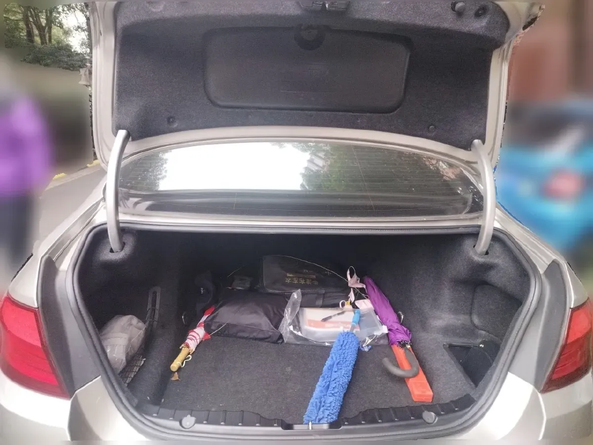 2012 BMW 5 Series 2.5L 204HP L6 8AT,autocango,china used car exporter,china ev exporter,chinese used car exporter,chinese used ev exporter