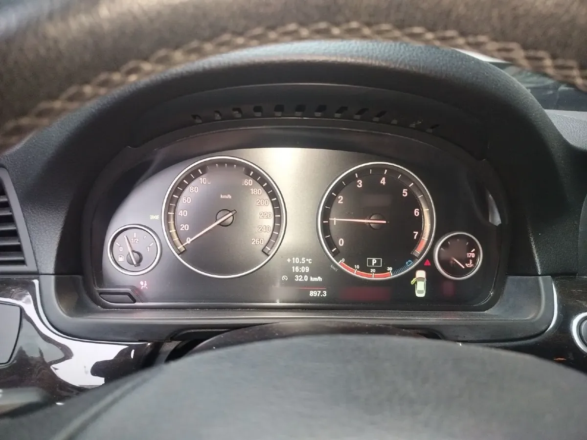 2012 BMW 5 Series 2.5L 204HP L6 8AT,autocango,china used car exporter,china ev exporter,chinese used car exporter,chinese used ev exporter