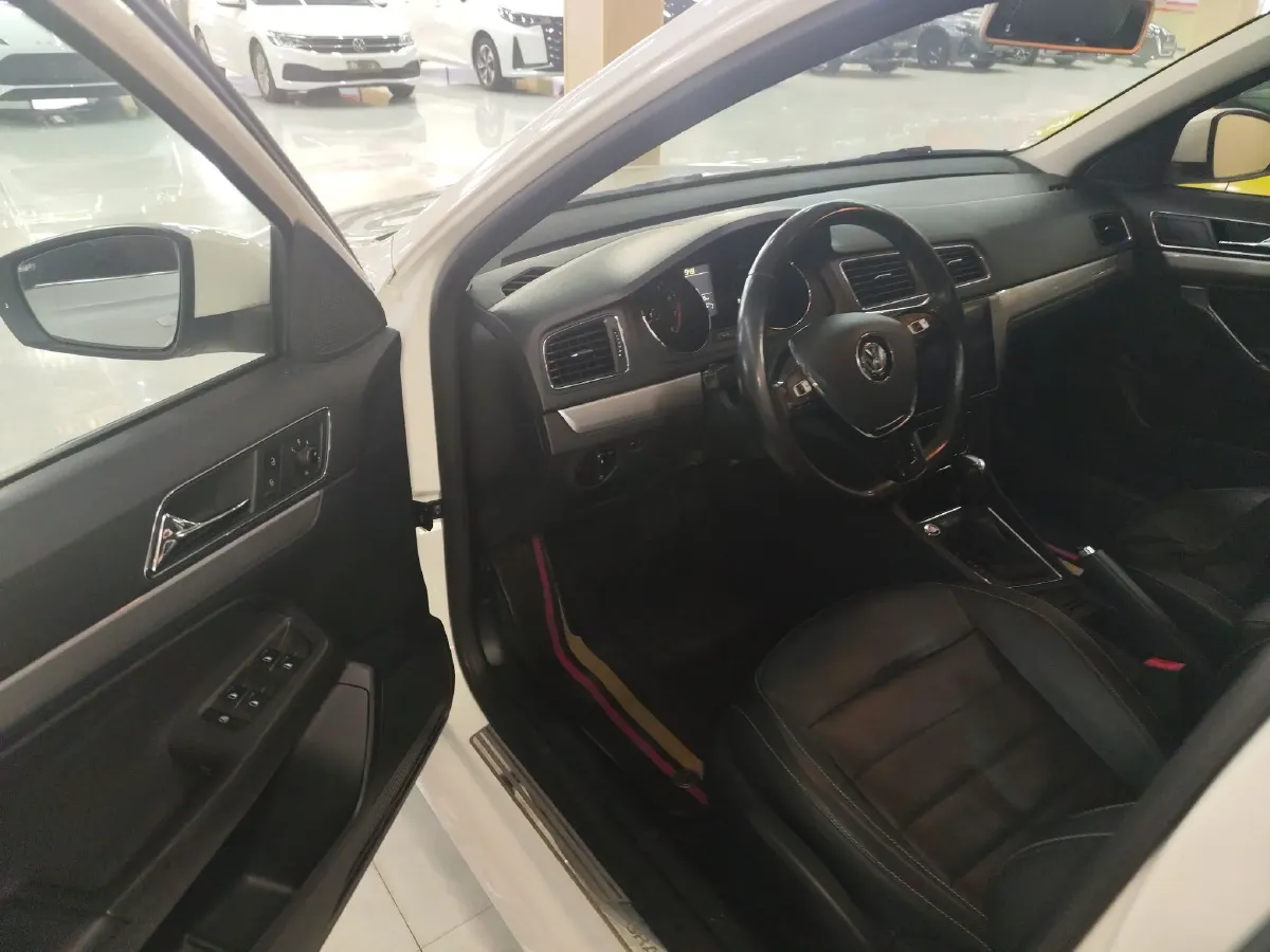 2017 Volkswagen Gran Lavida 1.2T 110HP L4 7DCT,autocango,china used car exporter,china ev exporter,chinese used car exporter,chinese used ev exporter