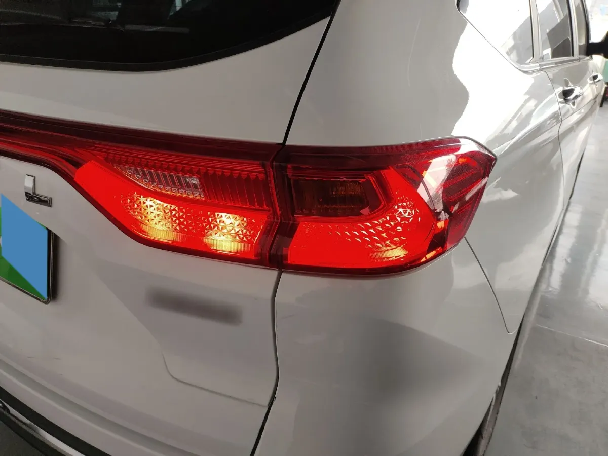 2023 Haval M6 1.5T 150HP L4 7DCT,autocango,china used car exporter,china ev exporter,chinese used car exporter,chinese used ev exporter