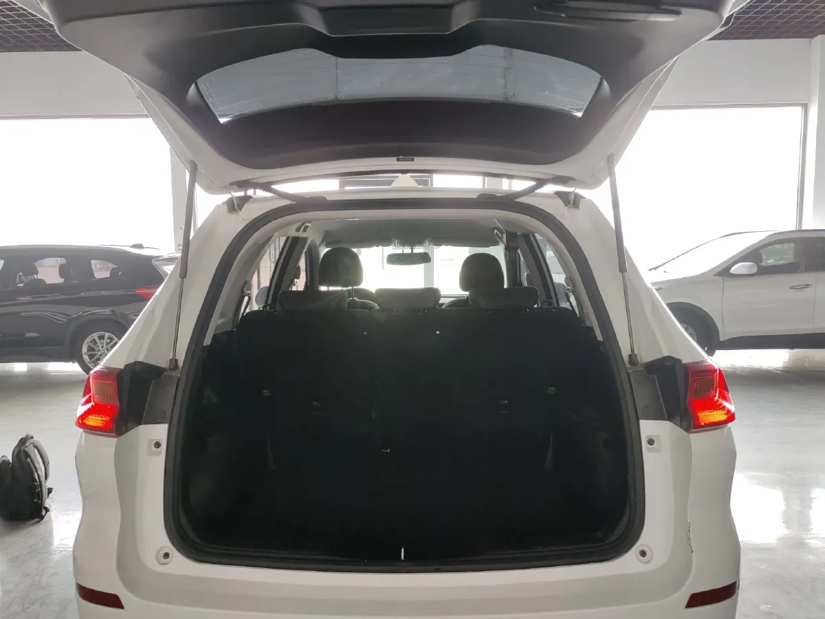 2023 Haval M6 1.5T 150HP L4 7DCT,autocango,china used car exporter,china ev exporter,chinese used car exporter,chinese used ev exporter